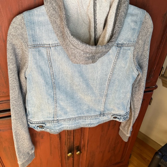 American Eagle Jean Jacket - Picture 2 of 4